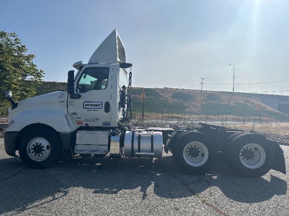 Day Cab Tractor-Heavy Duty Tractors-International-2019-LT625-Torrance-CA-198,264\n\t\tmiles-$ 31,750 - Image 4