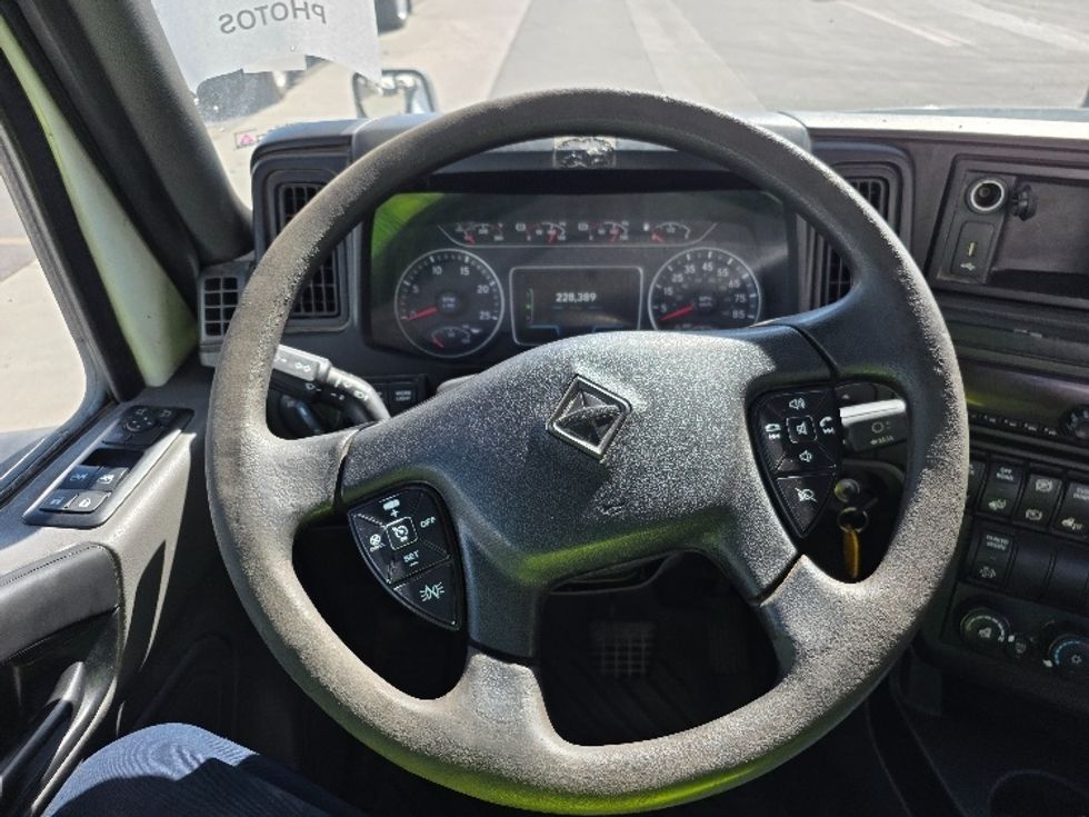 Day Cab Tractor-Heavy Duty Tractors-International-2019-LT625-Torrance-CA-228,386\n\t\tmiles-$ 30,750 - Image 11