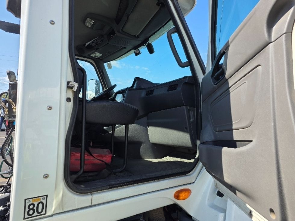Day Cab Tractor-Heavy Duty Tractors-International-2019-LT625-Torrance-CA-228,386\n\t\tmiles-$ 30,750 - Image 12