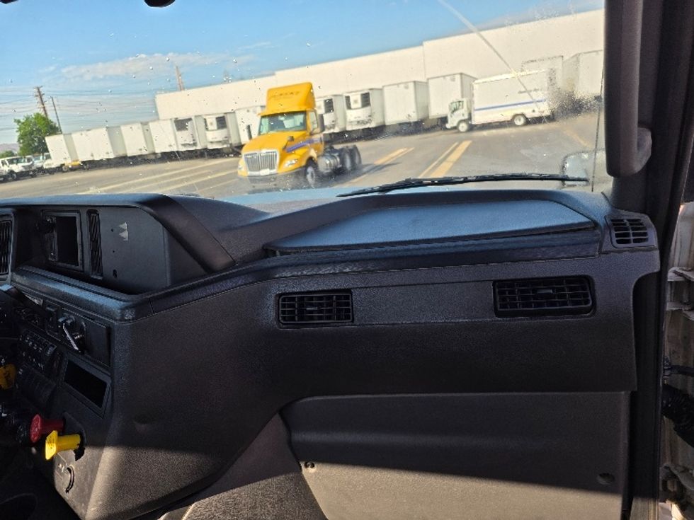 Day Cab Tractor-Heavy Duty Tractors-International-2019-LT625-Torrance-CA-228,386\n\t\tmiles-$ 30,750 - Image 13