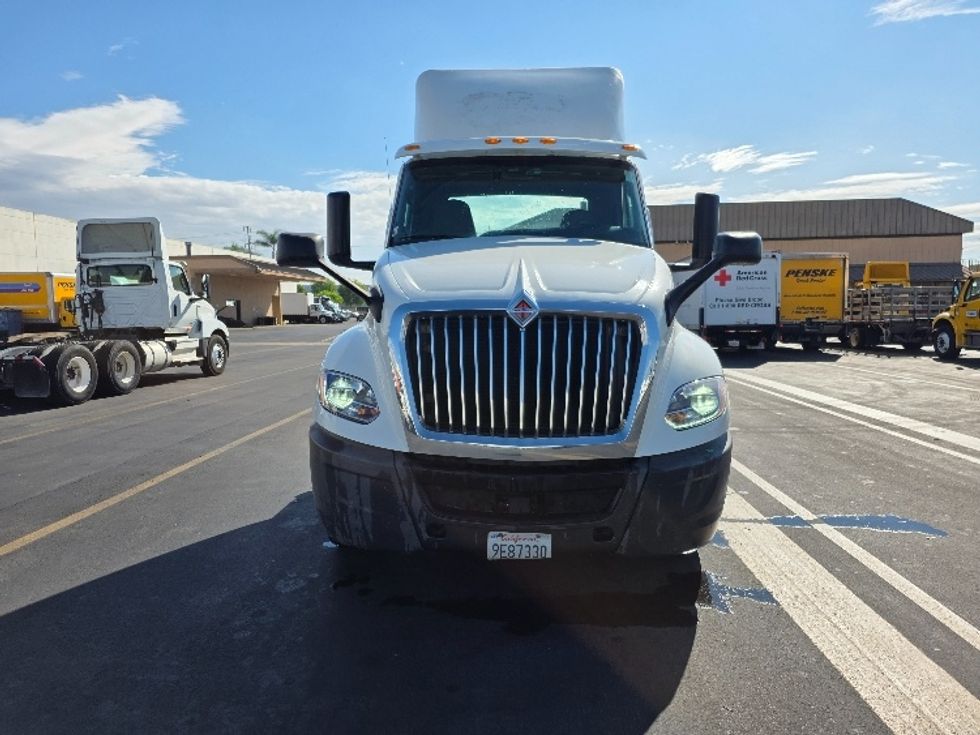 Day Cab Tractor-Heavy Duty Tractors-International-2019-LT625-Torrance-CA-228,386\n\t\tmiles-$ 30,750 - Image 2