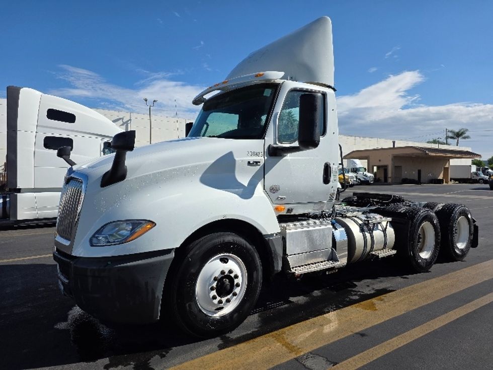 Day Cab Tractor-Heavy Duty Tractors-International-2019-LT625-Torrance-CA-228,386\n\t\tmiles-$ 30,750 - Image 3