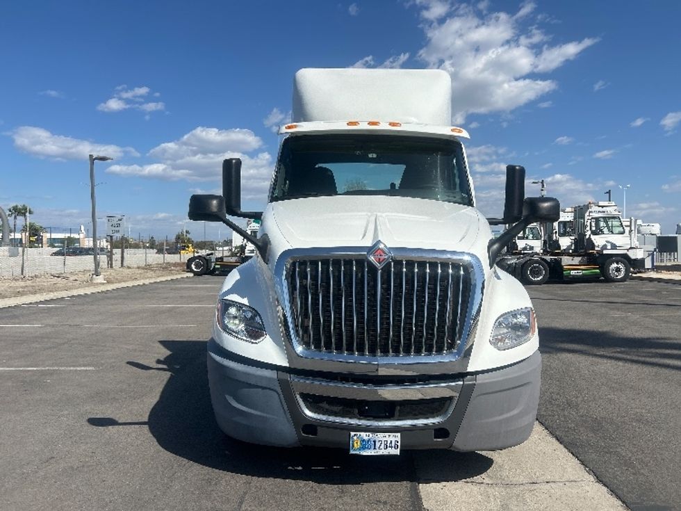 Day Cab Tractor-Heavy Duty Tractors-International-2019-LT625-Torrance-CA-233,919\n\t\tmiles-$ 27,750 - Image 2