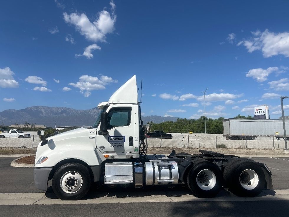 Day Cab Tractor-Heavy Duty Tractors-International-2019-LT625-Torrance-CA-233,919\n\t\tmiles-$ 27,750 - Image 4