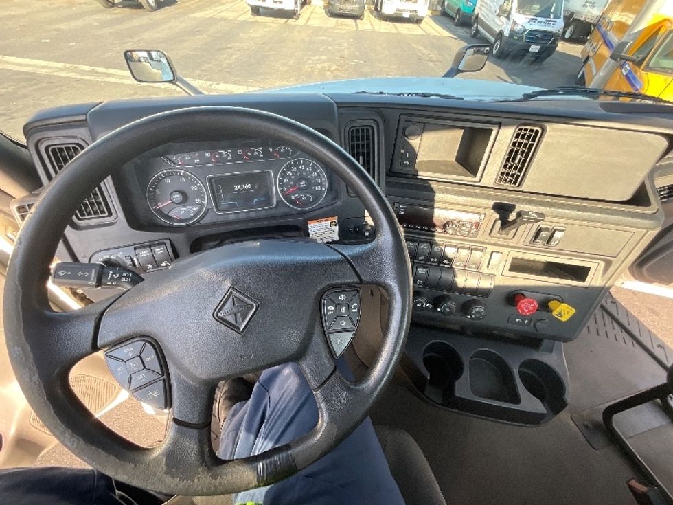 Day Cab Tractor-Heavy Duty Tractors-International-2019-LT625-Torrance-CA-24,760\n\t\tmiles-$ 33,750 - Image 11