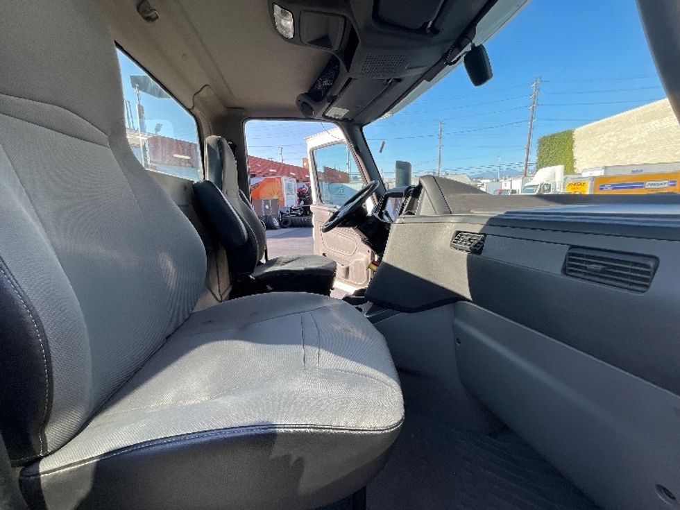 Day Cab Tractor-Heavy Duty Tractors-International-2019-LT625-Torrance-CA-24,760\n\t\tmiles-$ 33,750 - Image 14