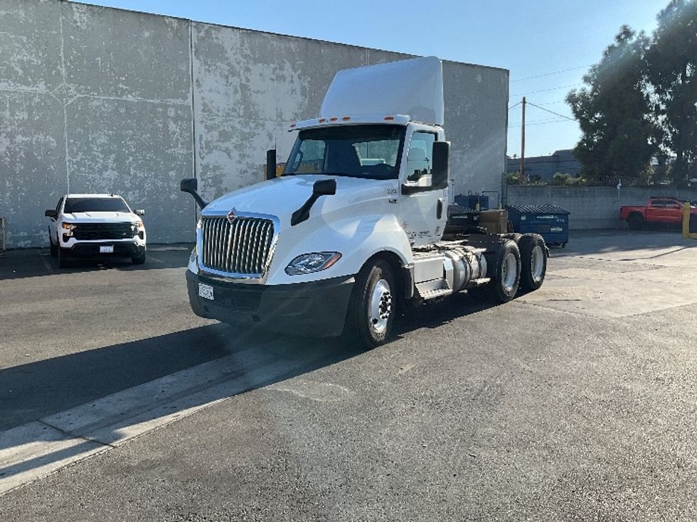 Day Cab Tractor-Heavy Duty Tractors-International-2019-LT625-Torrance-CA-24,760\n\t\tmiles-$ 33,750 - Image 3