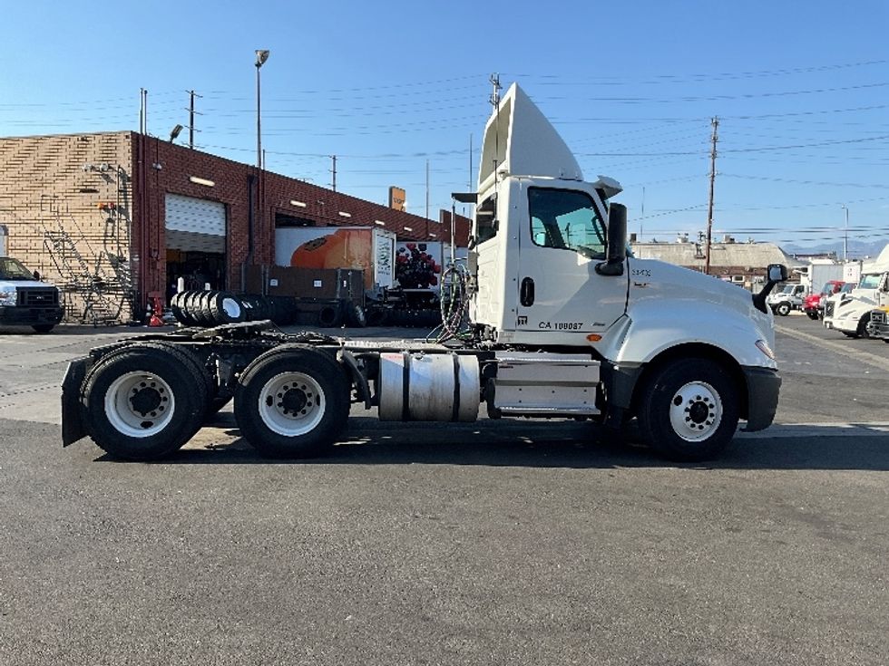 Day Cab Tractor-Heavy Duty Tractors-International-2019-LT625-Torrance-CA-24,760\n\t\tmiles-$ 33,750 - Image 8