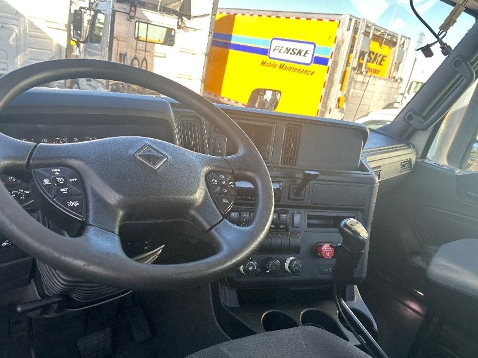 Day Cab Tractor-Heavy Duty Tractors-International-2019-LT625-Torrance-CA-254,778\n\t\tmiles-$ 26,000 - Image 11