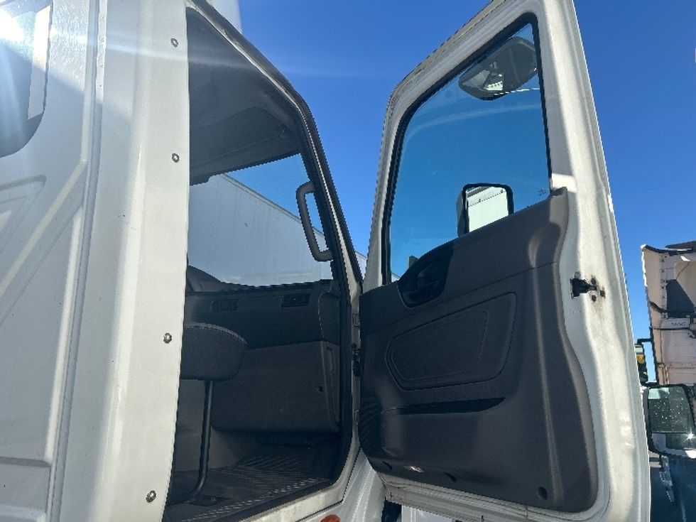 Day Cab Tractor-Heavy Duty Tractors-International-2019-LT625-Torrance-CA-254,778\n\t\tmiles-$ 26,000 - Image 13