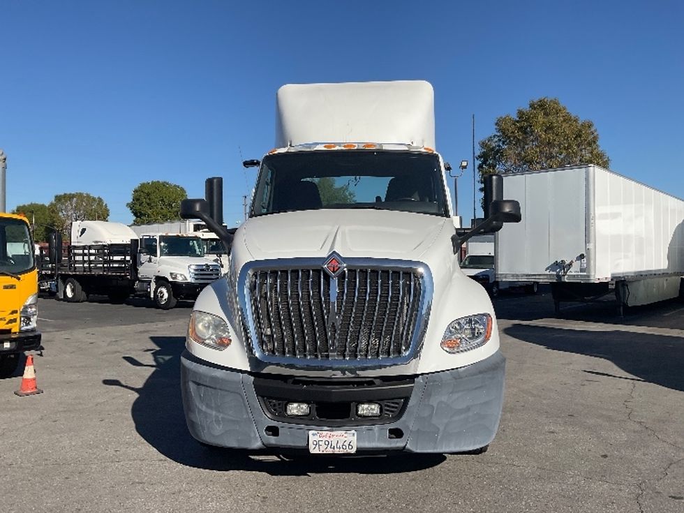 Day Cab Tractor-Heavy Duty Tractors-International-2019-LT625-Torrance-CA-254,778\n\t\tmiles-$ 26,000 - Image 2