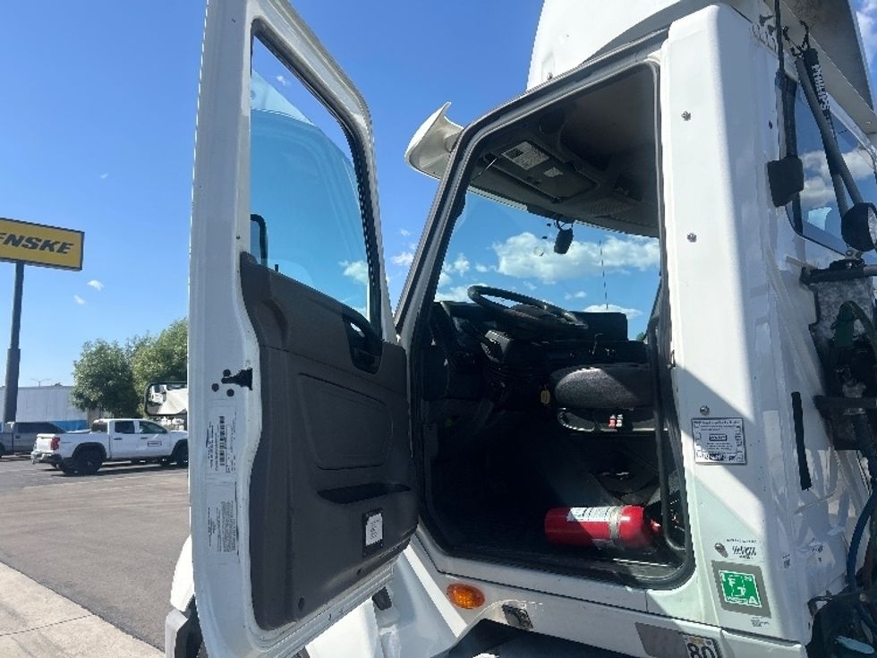 Day Cab Tractor-Heavy Duty Tractors-International-2019-LT625-Torrance-CA-256,824\n\t\tmiles-$ 27,500 - Image 9
