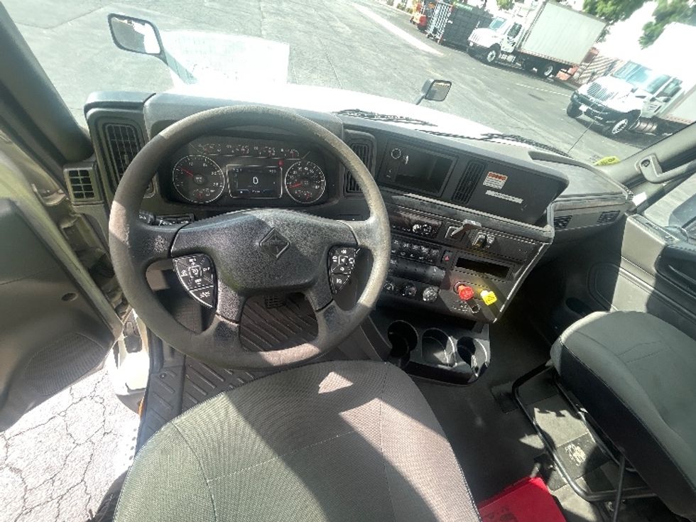Day Cab Tractor-Heavy Duty Tractors-International-2019-LT625-Torrance-CA-276,483\n\t\tmiles-$ 27,500 - Image 11