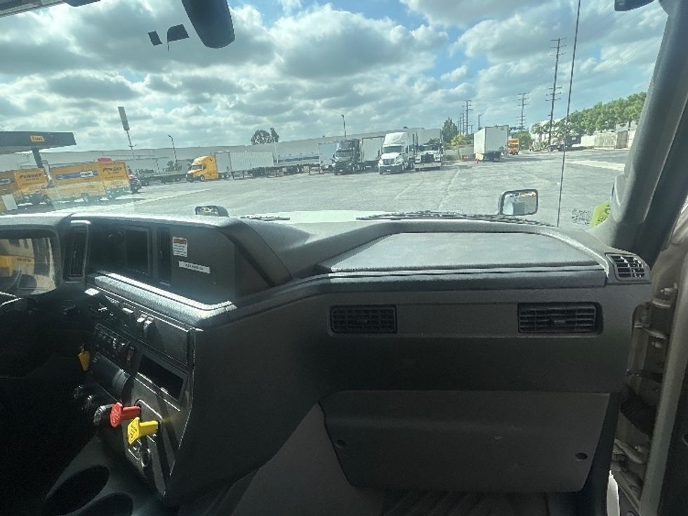 Day Cab Tractor-Heavy Duty Tractors-International-2019-LT625-Torrance-CA-276,483\n\t\tmiles-$ 27,500 - Image 13