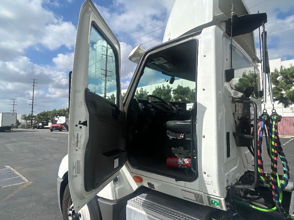 Day Cab Tractor-Heavy Duty Tractors-International-2019-LT625-Torrance-CA-276,483\n\t\tmiles-$ 27,500 - Image 9