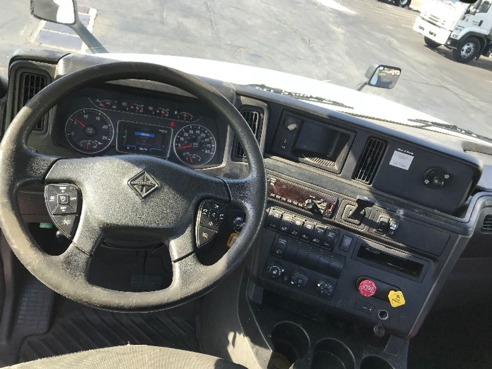 Day Cab Tractor-Heavy Duty Tractors-International-2019-LT625-Torrance-CA-326,716\n\t\tmiles-$ 30,750 - Image 11