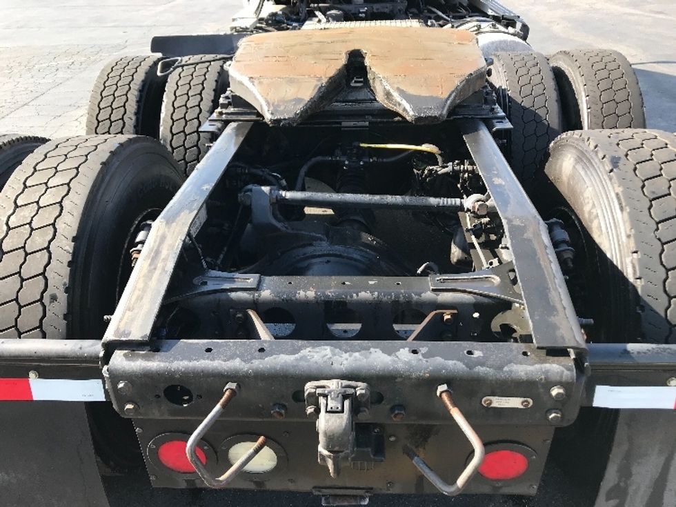 Day Cab Tractor-Heavy Duty Tractors-International-2019-LT625-Torrance-CA-326,716\n\t\tmiles-$ 30,750 - Image 6