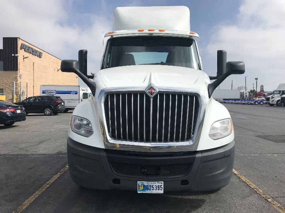 Day Cab Tractor-Heavy Duty Tractors-International-2019-LT625-Torrance-CA-579,245\n\t\tmiles-$ 23,250 - Image 2