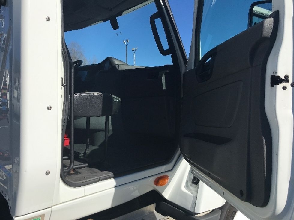 Day Cab Tractor-Heavy Duty Tractors-International-2019-LT625-Villa Rica-GA-328,266\n\t\tmiles-$ 12,000 - Image 10