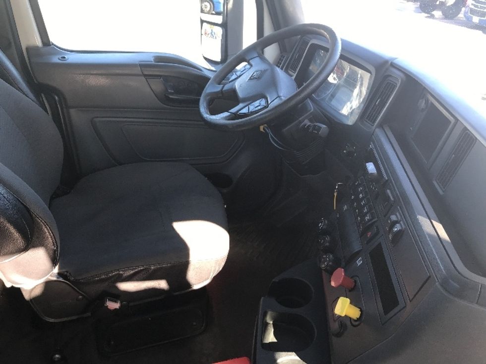 Day Cab Tractor-Heavy Duty Tractors-International-2019-LT625-Villa Rica-GA-328,266\n\t\tmiles-$ 12,000 - Image 11