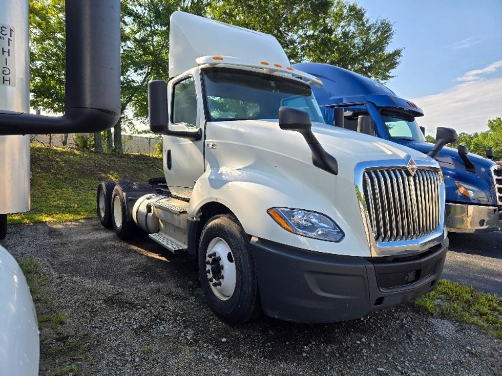 Day Cab Tractor-Heavy Duty Tractors-International-2019-LT625-Villa Rica-GA-328,266\n\t\tmiles-$ 12,000 - Image 2