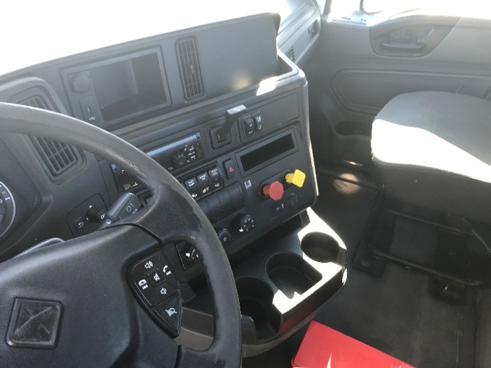 Day Cab Tractor-Heavy Duty Tractors-International-2019-LT625-Villa Rica-GA-328,266\n\t\tmiles-$ 12,000 - Image 7