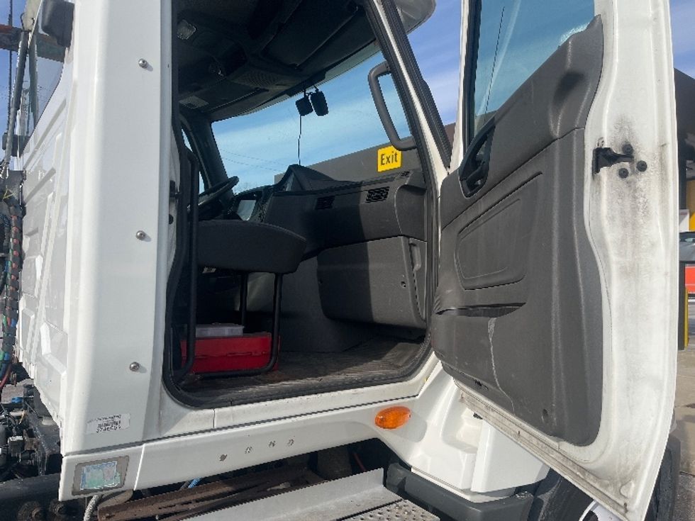 Day Cab Tractor-Heavy Duty Tractors-International-2019-LT625-Warren-MI-158,203\n\t\tmiles-$ 27,750 - Image 11