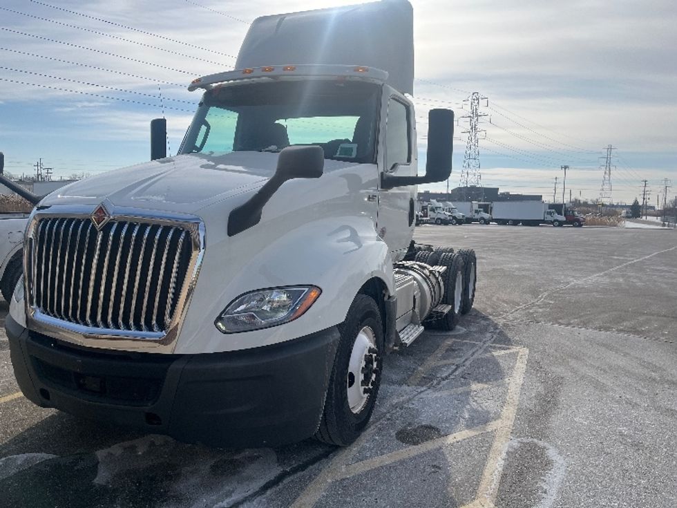 Day Cab Tractor-Heavy Duty Tractors-International-2019-LT625-Warren-MI-158,203\n\t\tmiles-$ 27,750 - Image 3