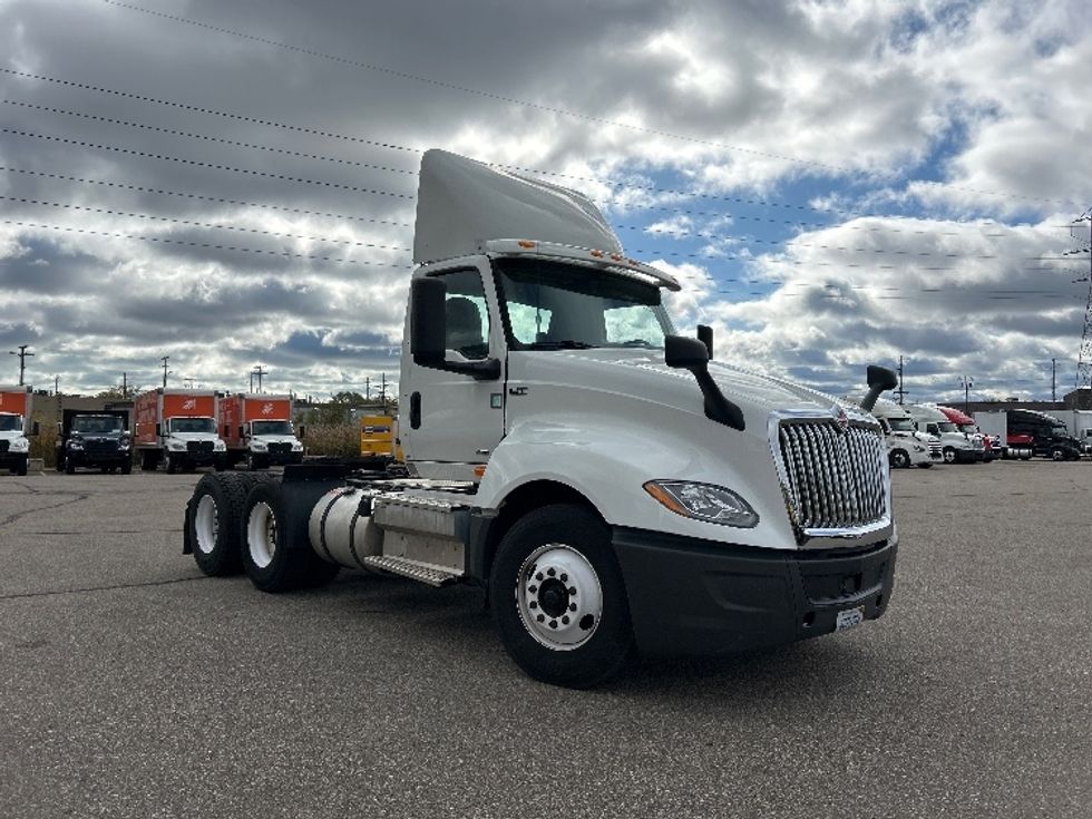 Day Cab Tractor-Heavy Duty Tractors-International-2019-LT625-Warren-MI-161,444\n\t\tmiles-$ 27,750 - Image 1