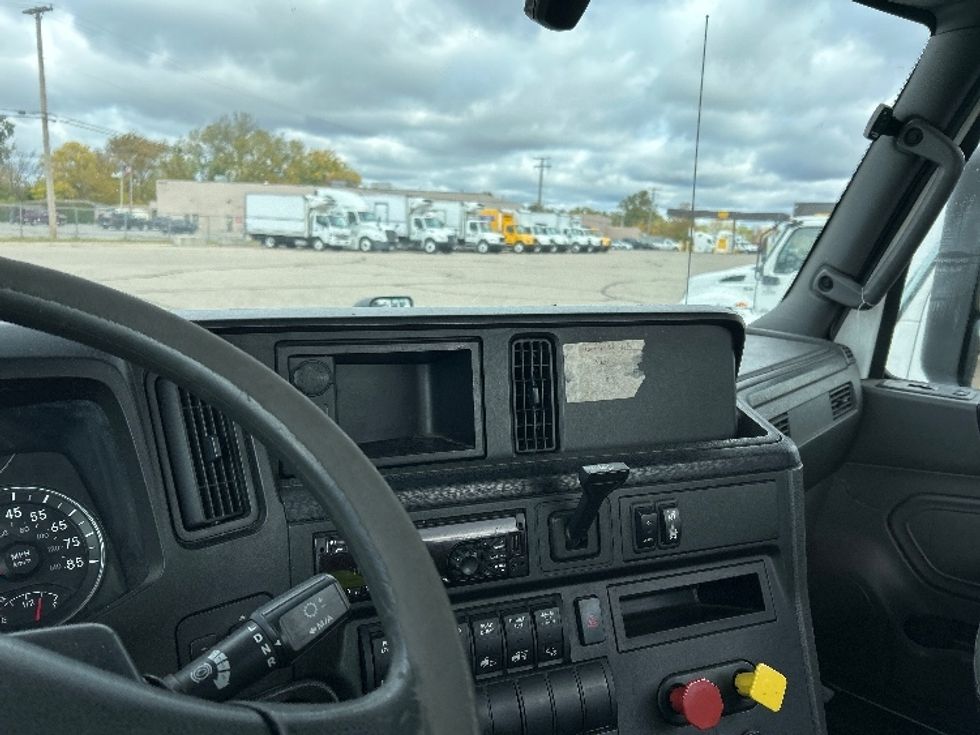 Day Cab Tractor-Heavy Duty Tractors-International-2019-LT625-Warren-MI-161,444\n\t\tmiles-$ 27,750 - Image 10
