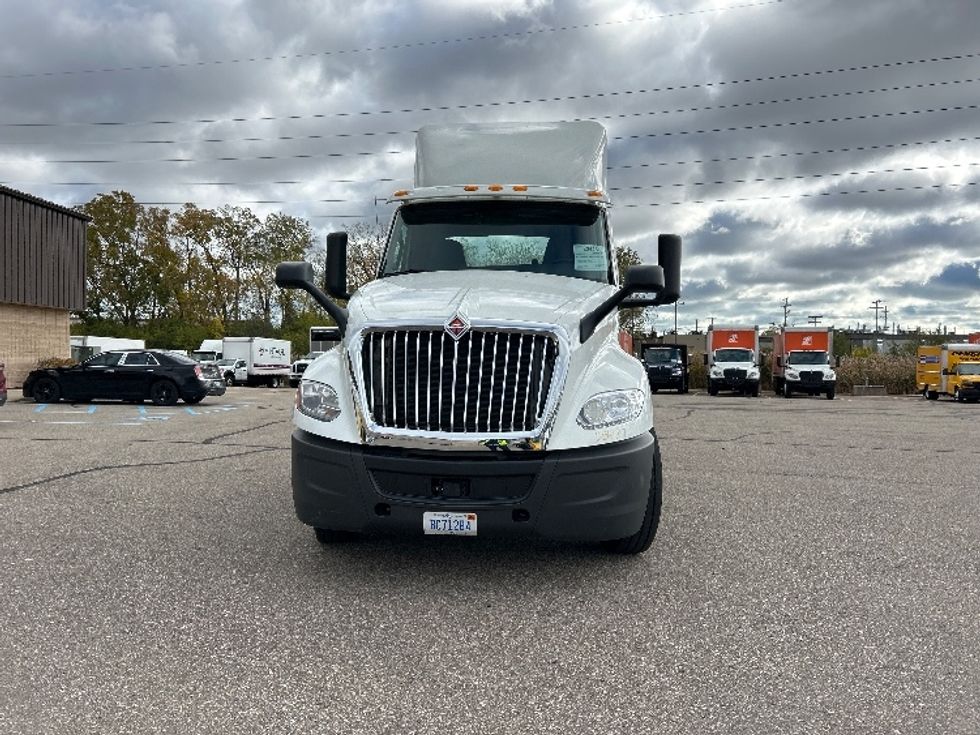 Day Cab Tractor-Heavy Duty Tractors-International-2019-LT625-Warren-MI-161,444\n\t\tmiles-$ 27,750 - Image 2