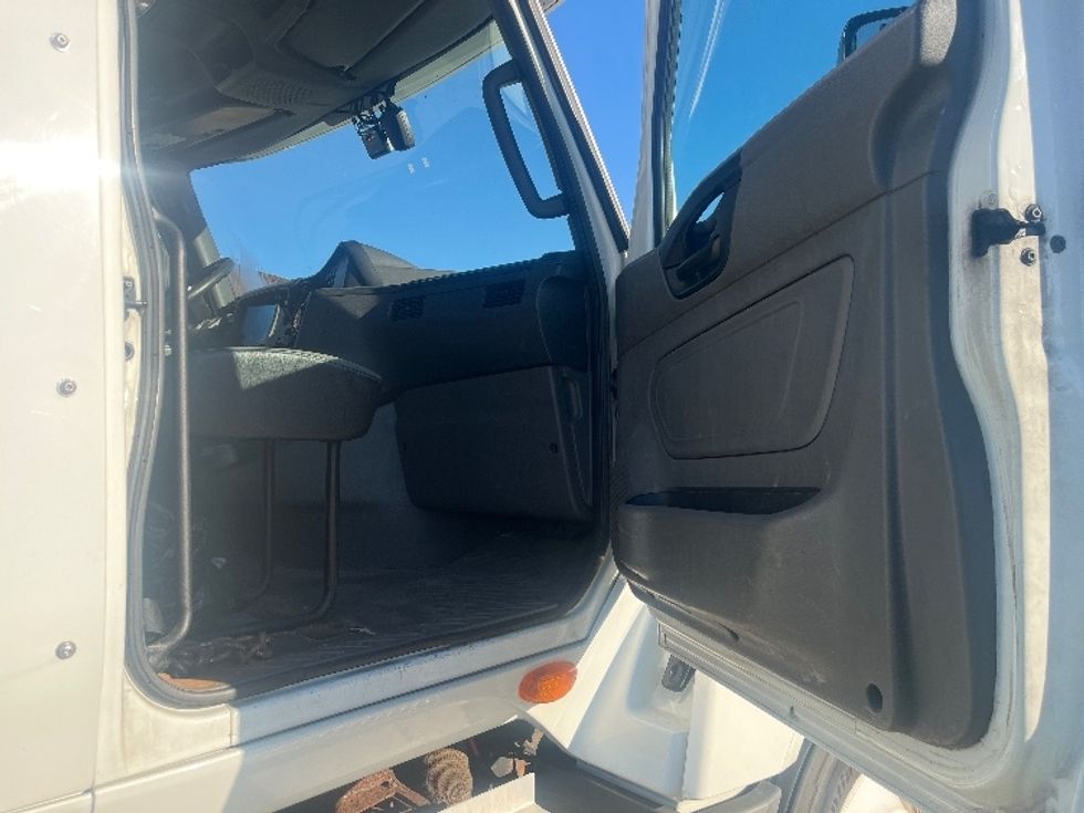 Day Cab Tractor-Heavy Duty Tractors-International-2019-LT625-Warren-MI-176,004\n\t\tmiles-$ 27,750 - Image 12