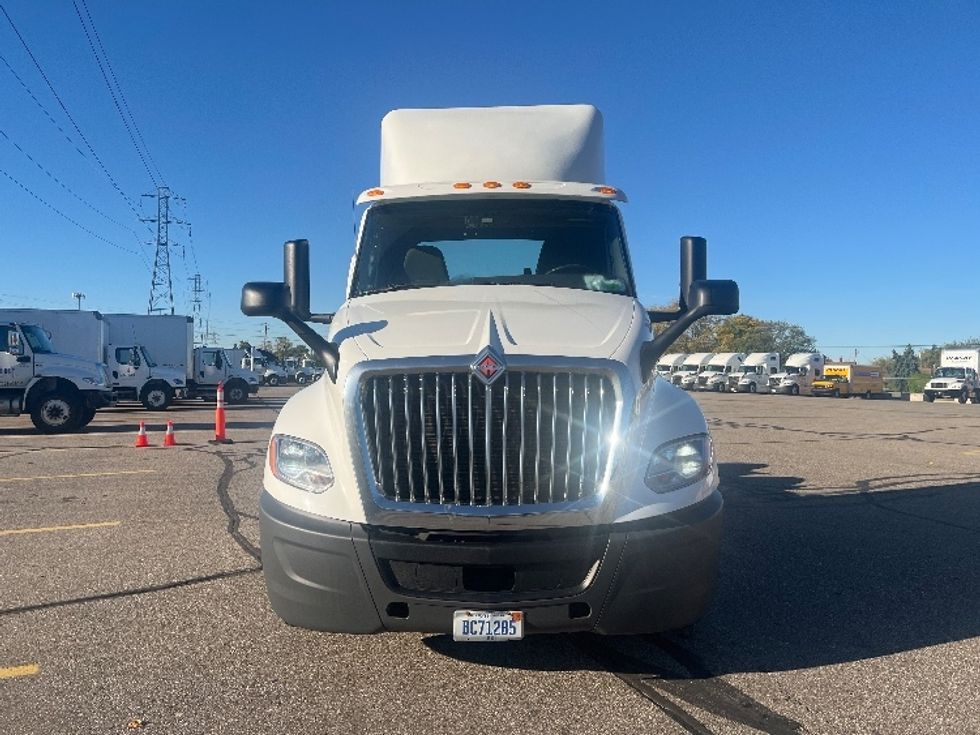 Day Cab Tractor-Heavy Duty Tractors-International-2019-LT625-Warren-MI-176,004\n\t\tmiles-$ 27,750 - Image 2