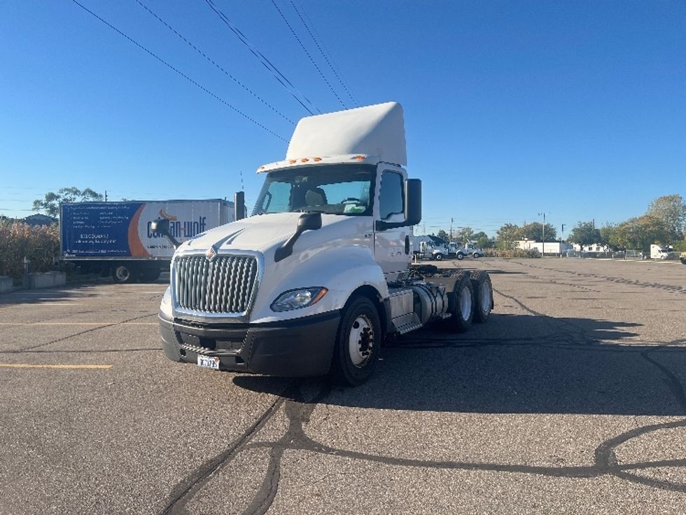 Day Cab Tractor-Heavy Duty Tractors-International-2019-LT625-Warren-MI-176,004\n\t\tmiles-$ 27,750 - Image 3