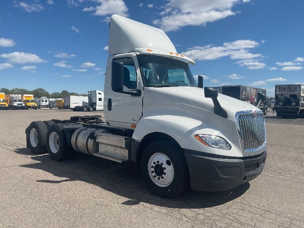 Day Cab Tractor-Heavy Duty Tractors-International-2019-LT625-Warren-MI-194,874\n\t\tmiles-$ 27,500 - Image 1