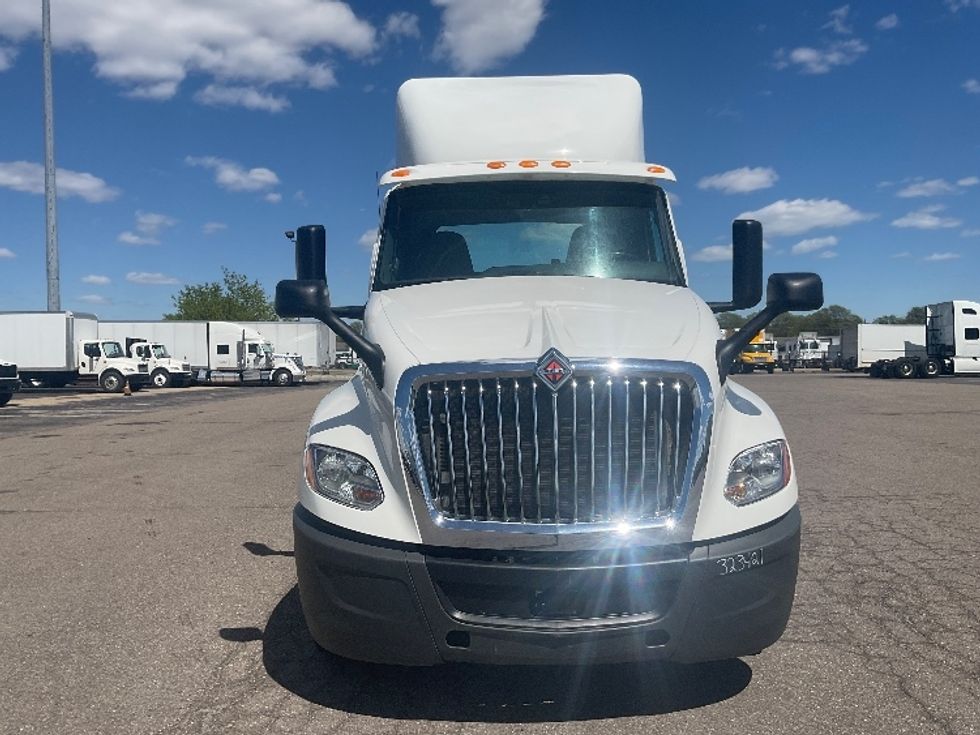 Day Cab Tractor-Heavy Duty Tractors-International-2019-LT625-Warren-MI-194,874\n\t\tmiles-$ 27,500 - Image 2