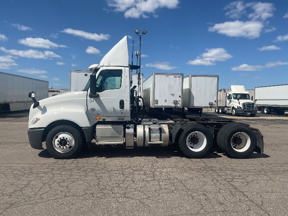 Day Cab Tractor-Heavy Duty Tractors-International-2019-LT625-Warren-MI-194,874\n\t\tmiles-$ 27,500 - Image 4