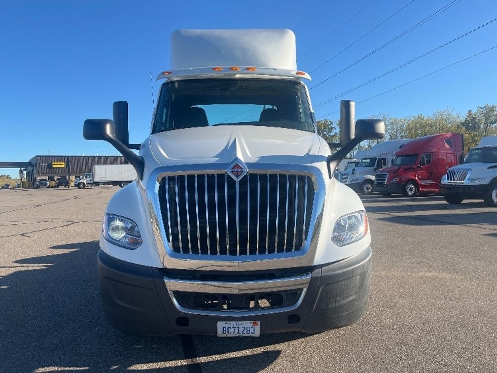 Day Cab Tractor-Heavy Duty Tractors-International-2019-LT625-Warren-MI-196,060\n\t\tmiles-$ 27,750 - Image 2