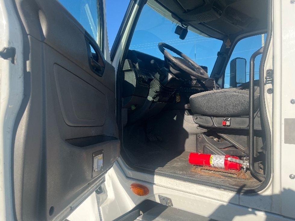 Day Cab Tractor-Heavy Duty Tractors-International-2019-LT625-Warren-MI-196,060\n\t\tmiles-$ 27,750 - Image 9