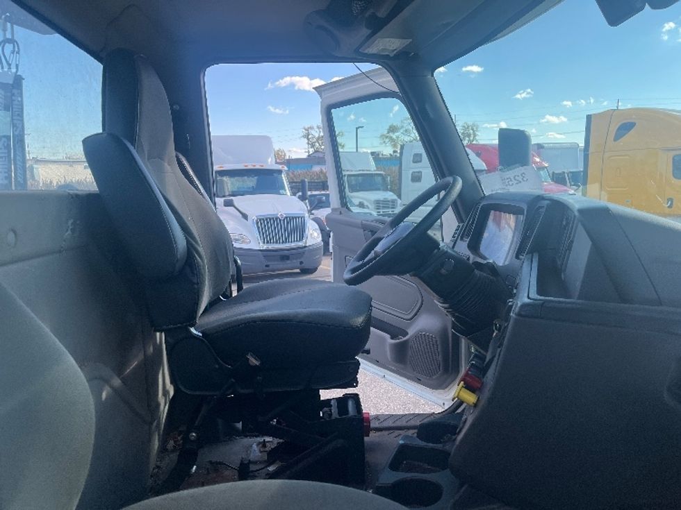 Day Cab Tractor-Heavy Duty Tractors-International-2019-LT625-Warren-MI-212,409\n\t\tmiles-$ 30,250 - Image 14