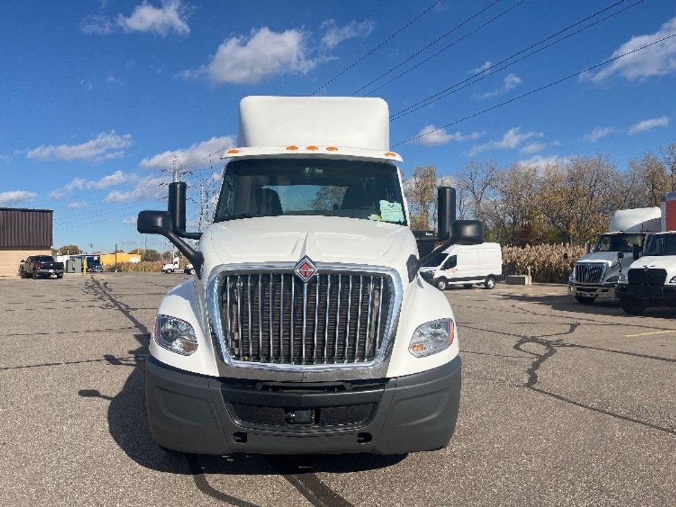 Day Cab Tractor-Heavy Duty Tractors-International-2019-LT625-Warren-MI-212,409\n\t\tmiles-$ 30,250 - Image 2