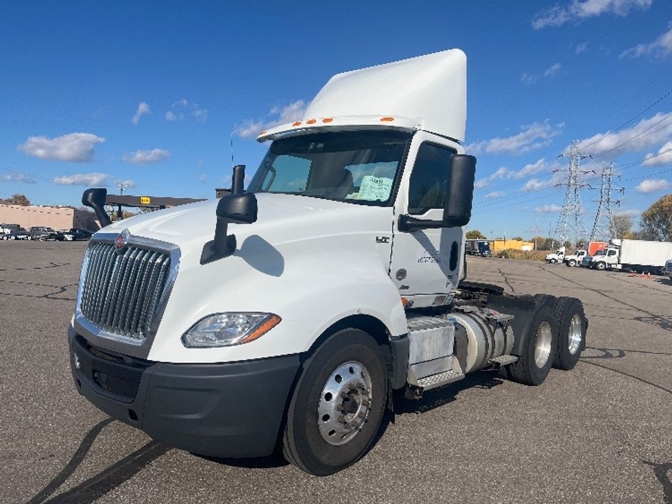 Day Cab Tractor-Heavy Duty Tractors-International-2019-LT625-Warren-MI-212,409\n\t\tmiles-$ 30,250 - Image 3