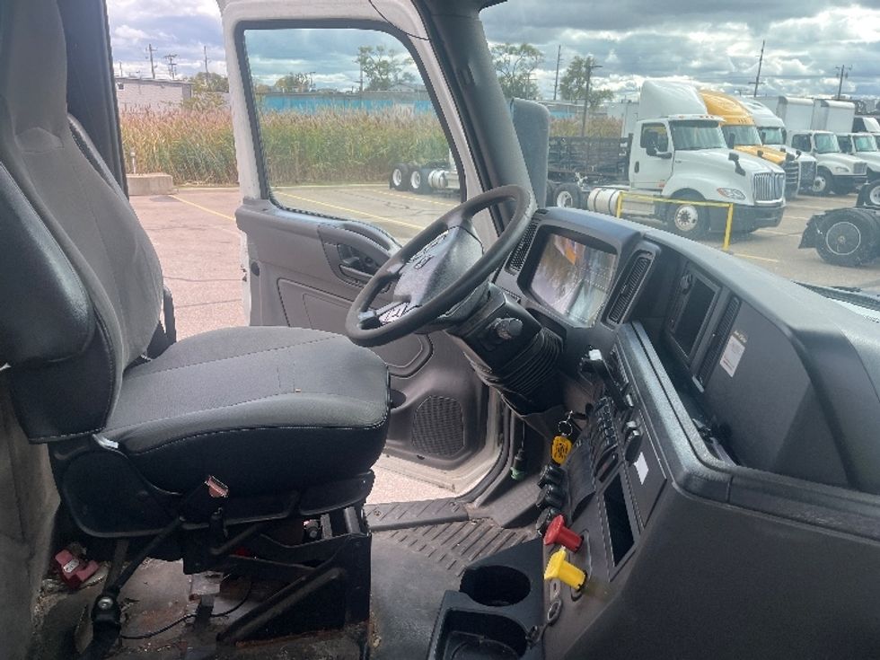 Day Cab Tractor-Heavy Duty Tractors-International-2019-LT625-Warren-MI-218,456\n\t\tmiles-$ 27,750 - Image 13