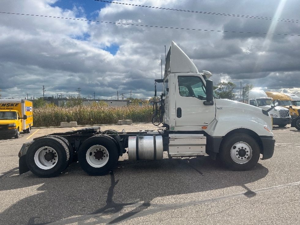 Day Cab Tractor-Heavy Duty Tractors-International-2019-LT625-Warren-MI-218,456\n\t\tmiles-$ 27,750 - Image 6