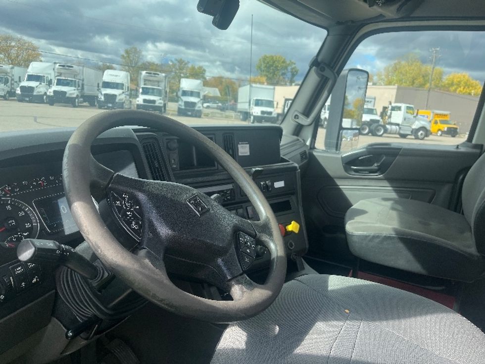Day Cab Tractor-Heavy Duty Tractors-International-2019-LT625-Warren-MI-218,456\n\t\tmiles-$ 27,750 - Image 8