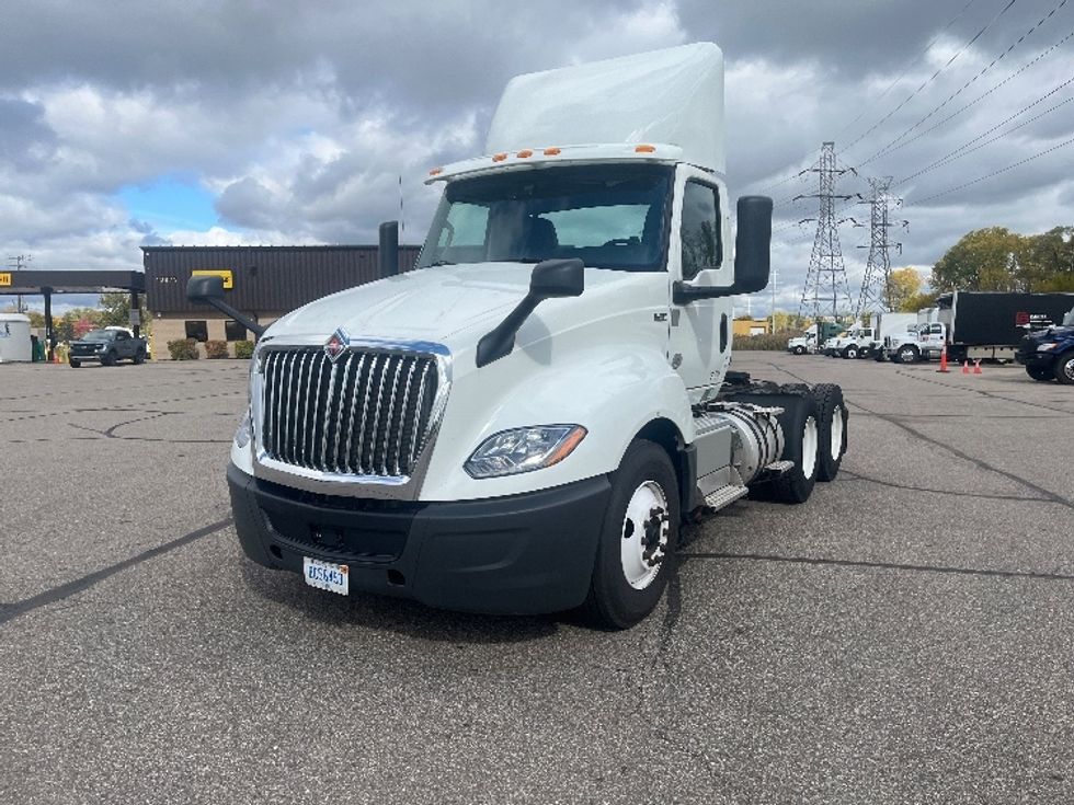 Day Cab Tractor-Heavy Duty Tractors-International-2019-LT625-Warren-MI-218,456\n\t\tmiles-$ 27,750 - Image 9