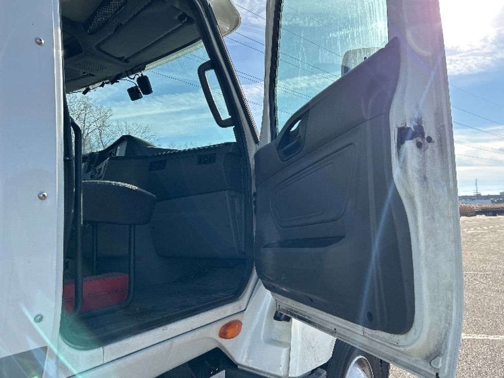 Day Cab Tractor-Heavy Duty Tractors-International-2019-LT625-Warren-MI-236,587\n\t\tmiles-$ 24,500 - Image 12