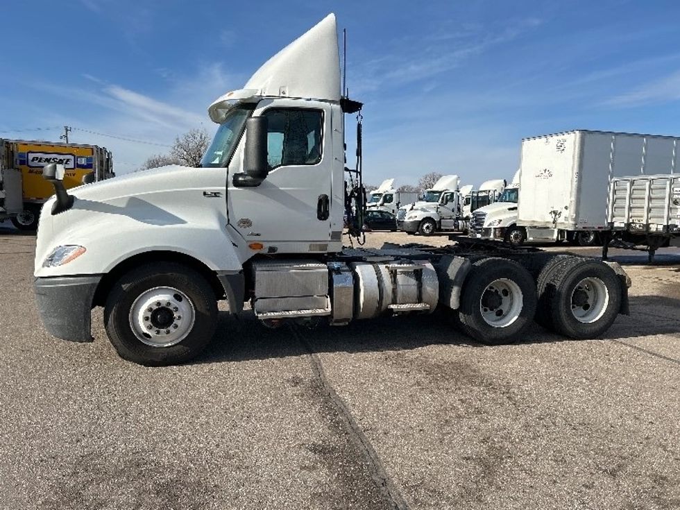 Day Cab Tractor-Heavy Duty Tractors-International-2019-LT625-Warren-MI-236,587\n\t\tmiles-$ 24,500 - Image 4