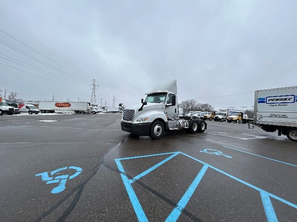 Day Cab Tractor-Heavy Duty Tractors-International-2019-LT625-Warren-MI-756,440\n\t\tmiles-$ 20,000 - Image 3