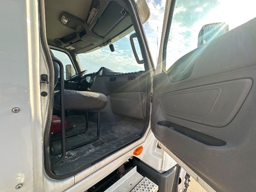 Day Cab Tractor-Heavy Duty Tractors-International-2019-LT625-Waxahachie-TX-555,055\n\t\tmiles-$ 22,750 - Image 12